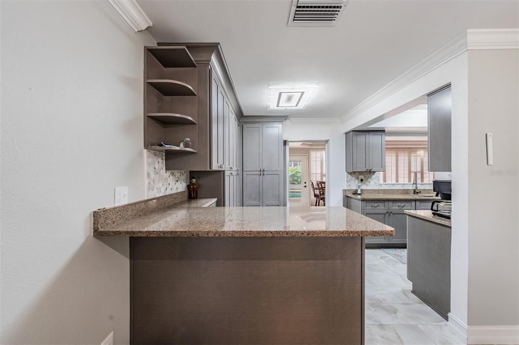 Под контрактом: $450,000 (3 спален, 2 ванн, 2258 Квадратных фут)