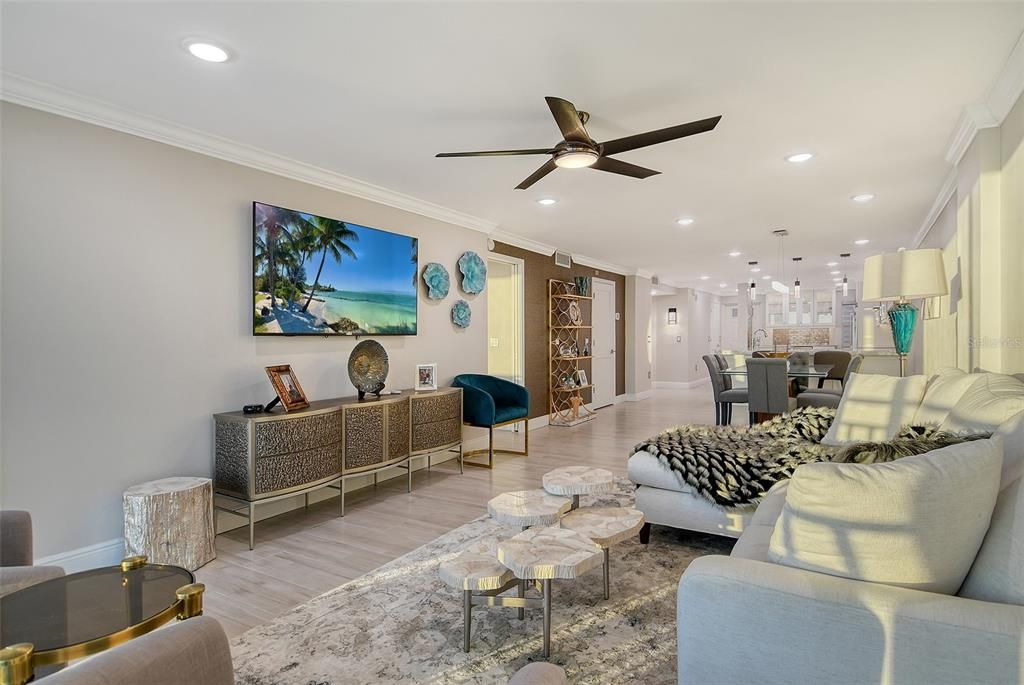 Active With Contract: $1,399,000 (2 beds, 2 baths, 1282 Square Feet)