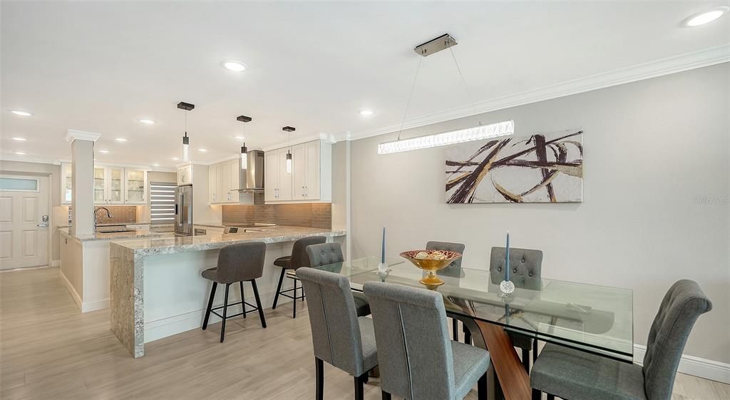 Active With Contract: $1,399,000 (2 beds, 2 baths, 1282 Square Feet)