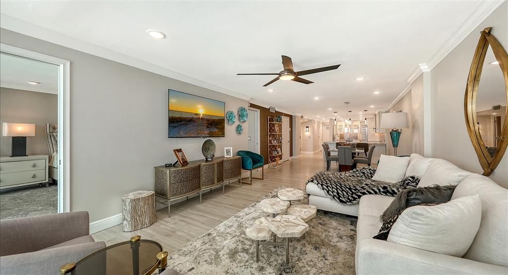 Active With Contract: $1,399,000 (2 beds, 2 baths, 1282 Square Feet)
