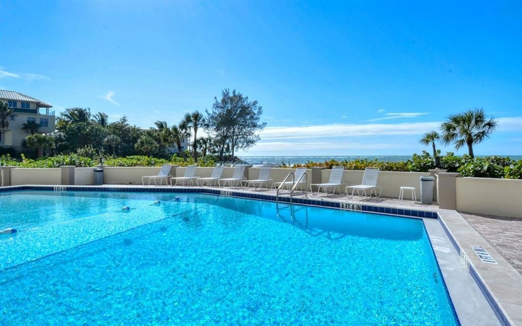 Active With Contract: $1,399,000 (2 beds, 2 baths, 1282 Square Feet)