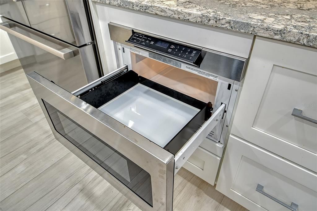 Active With Contract: $1,399,000 (2 beds, 2 baths, 1282 Square Feet)