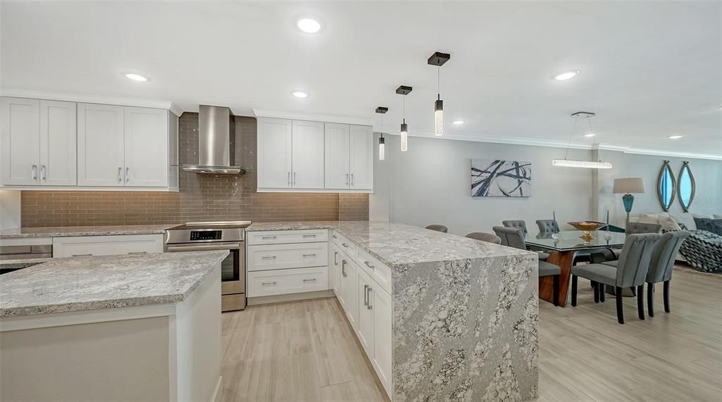 Active With Contract: $1,399,000 (2 beds, 2 baths, 1282 Square Feet)