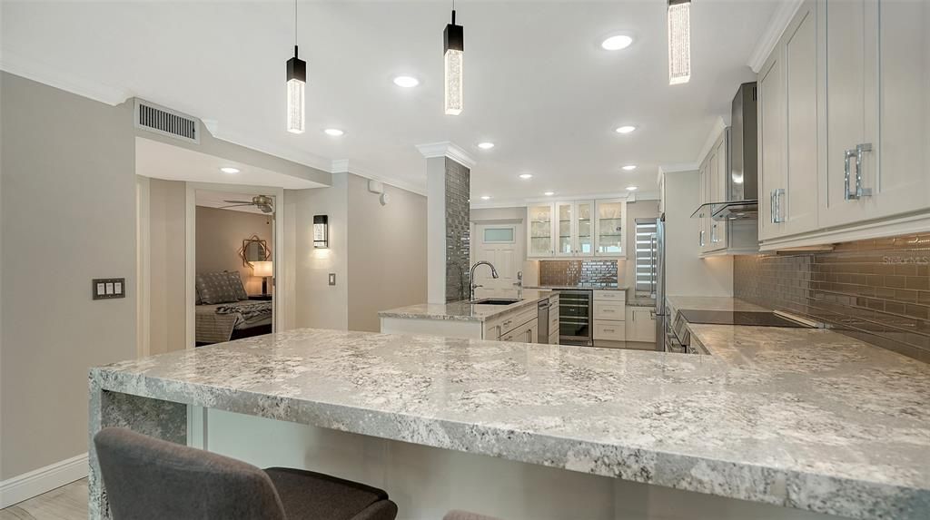 Active With Contract: $1,399,000 (2 beds, 2 baths, 1282 Square Feet)