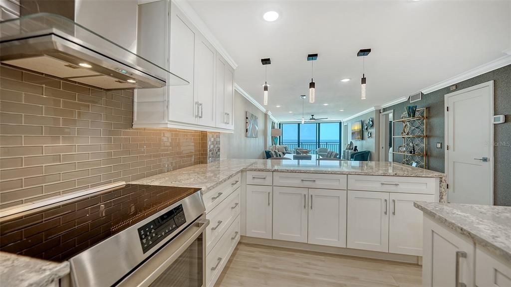 Active With Contract: $1,399,000 (2 beds, 2 baths, 1282 Square Feet)
