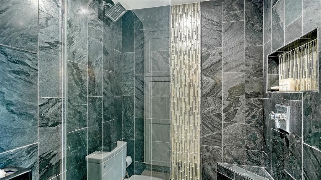 Active With Contract: $1,399,000 (2 beds, 2 baths, 1282 Square Feet)