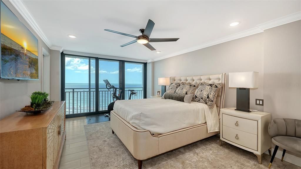 Active With Contract: $1,399,000 (2 beds, 2 baths, 1282 Square Feet)