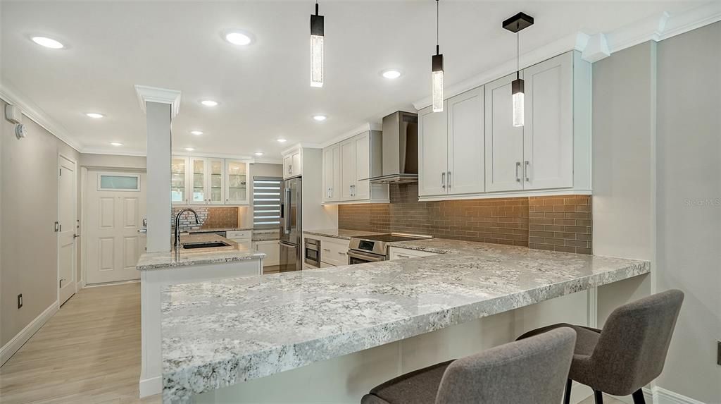 Active With Contract: $1,399,000 (2 beds, 2 baths, 1282 Square Feet)