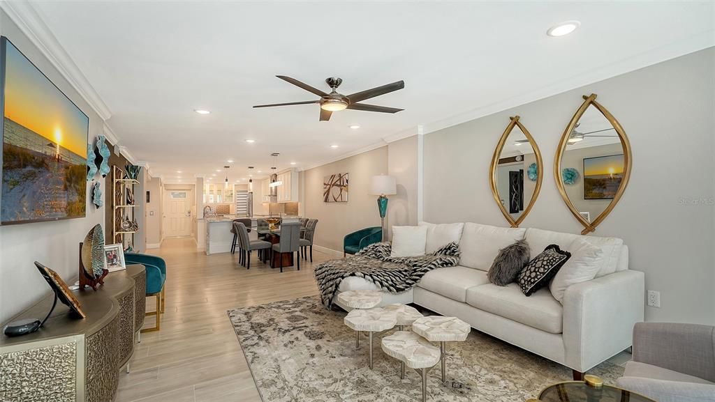 Active With Contract: $1,399,000 (2 beds, 2 baths, 1282 Square Feet)