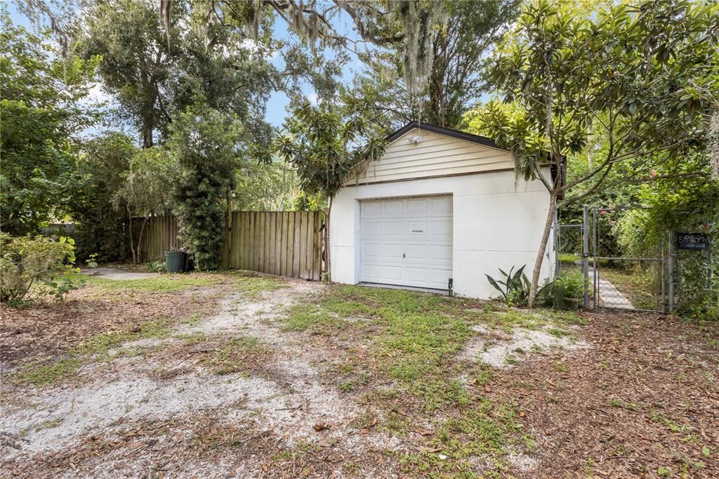 合同活跃: $480,000 (1 贝兹, 1 浴室, 880 平方英尺)