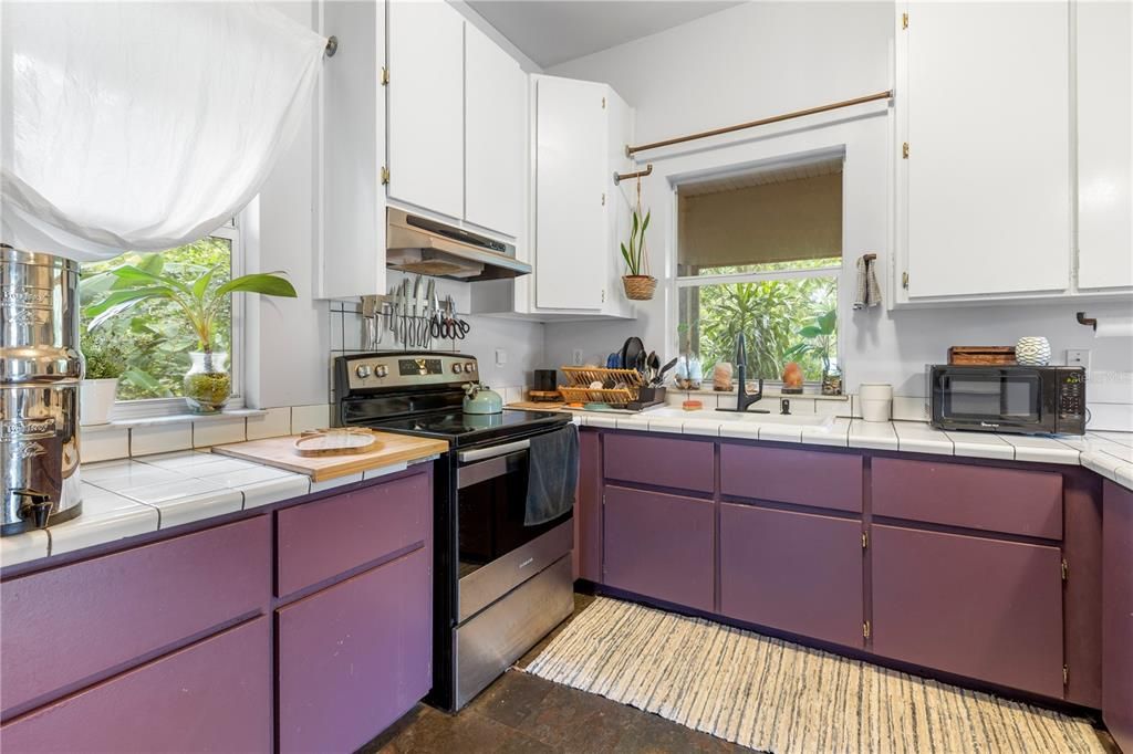 合同活跃: $480,000 (1 贝兹, 1 浴室, 880 平方英尺)