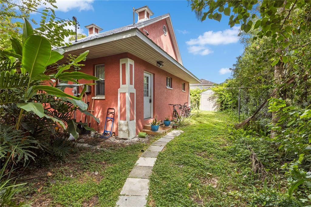 合同活跃: $480,000 (1 贝兹, 1 浴室, 880 平方英尺)