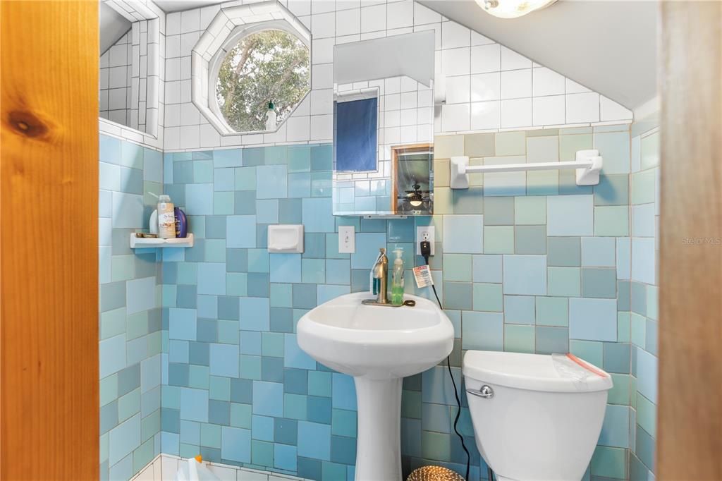 合同活跃: $480,000 (1 贝兹, 1 浴室, 880 平方英尺)