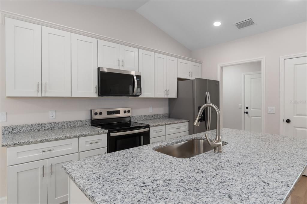 For Sale: $274,900 (3 beds, 2 baths, 1462 Square Feet)