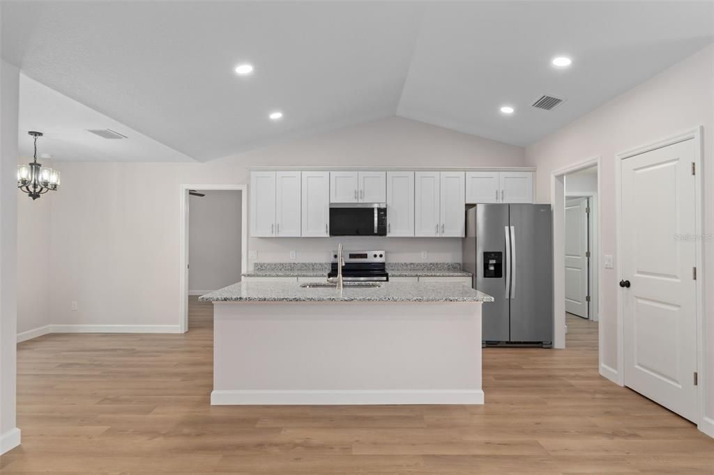 For Sale: $274,900 (3 beds, 2 baths, 1462 Square Feet)