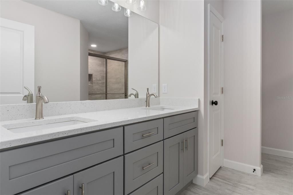 For Sale: $274,900 (3 beds, 2 baths, 1462 Square Feet)