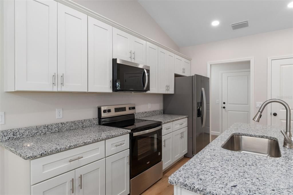 For Sale: $274,900 (3 beds, 2 baths, 1462 Square Feet)