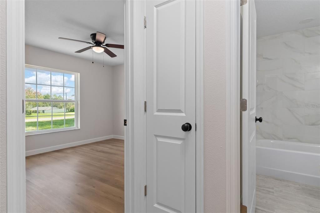 For Sale: $274,900 (3 beds, 2 baths, 1462 Square Feet)