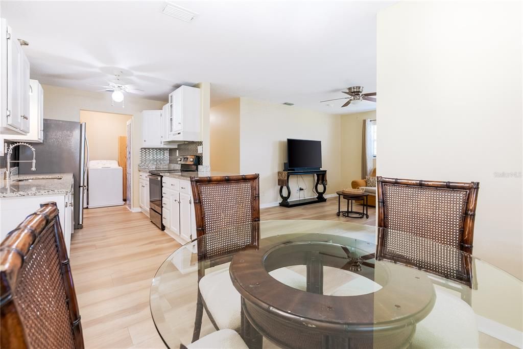 待售: $589,000 (4 贝兹, 3 浴室, 1468 平方英尺)