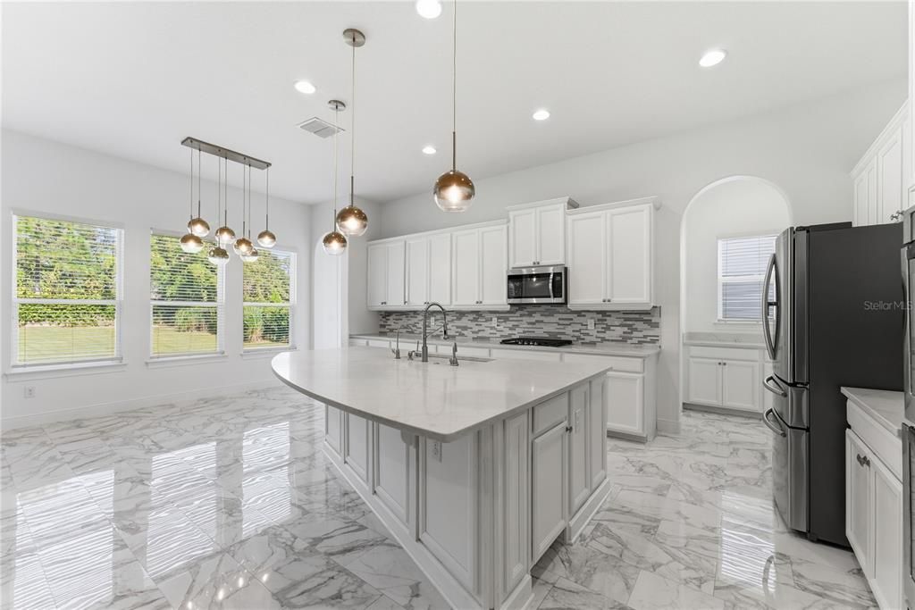 For Sale: $670,000 (4 beds, 3 baths, 3527 Square Feet)