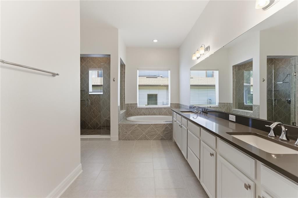 For Sale: $670,000 (4 beds, 3 baths, 3527 Square Feet)