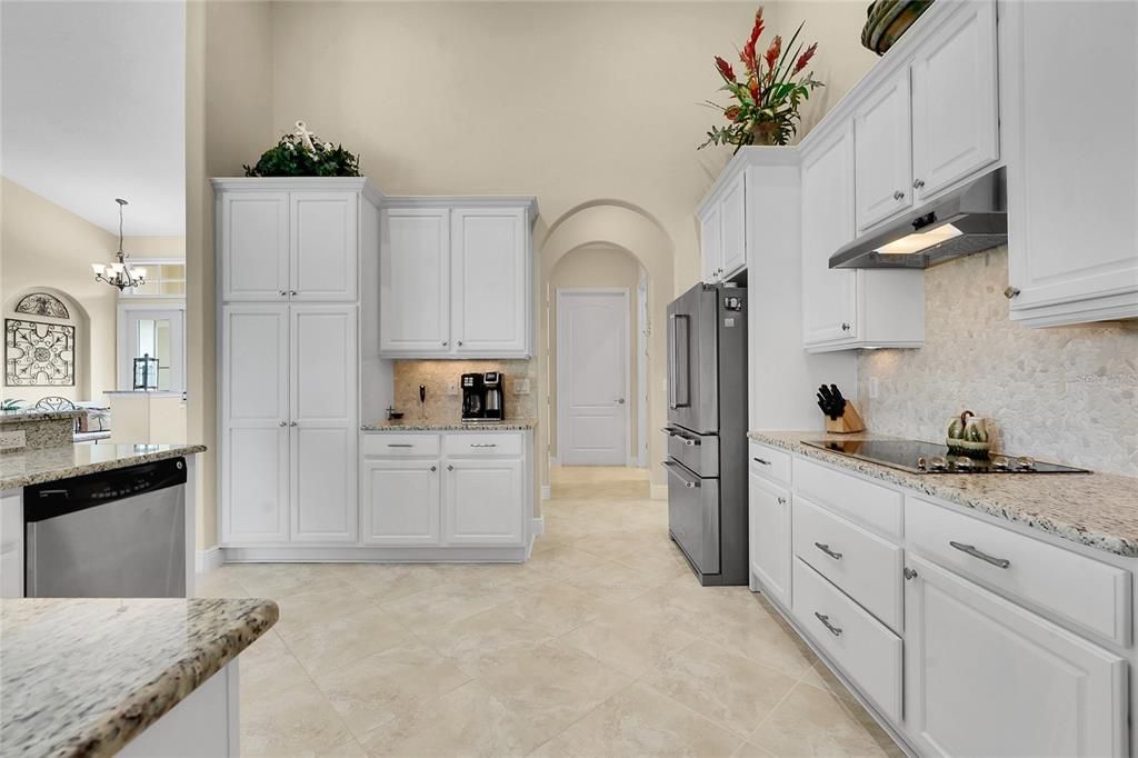 На продажу: $710,000 (3 спален, 2 ванн, 2574 Квадратных фут)