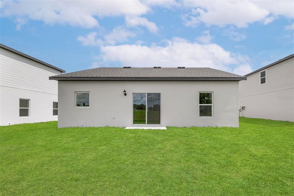 合同活跃: $302,900 (3 贝兹, 2 浴室, 1206 平方英尺)