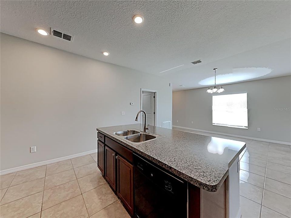 Active With Contract: $295,000 (4 beds, 2 baths, 1835 Square Feet)