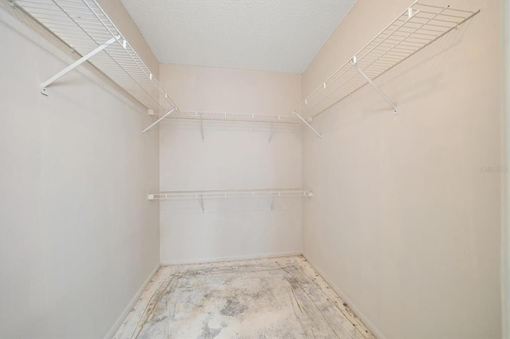 Active With Contract: $149,000 (2 beds, 2 baths, 1045 Square Feet)