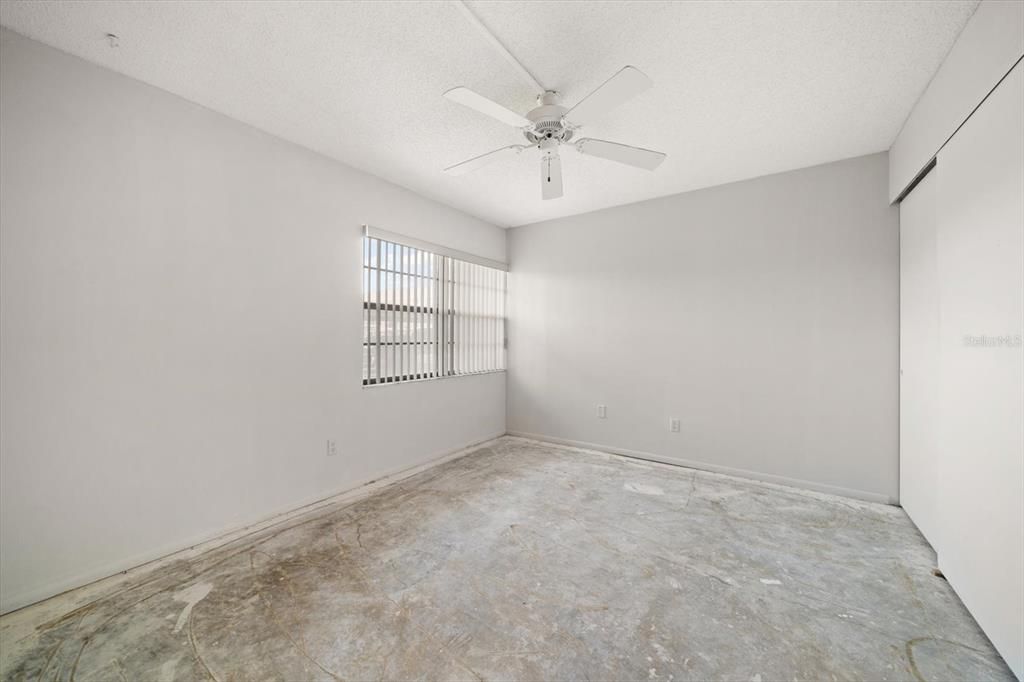 Active With Contract: $149,000 (2 beds, 2 baths, 1045 Square Feet)