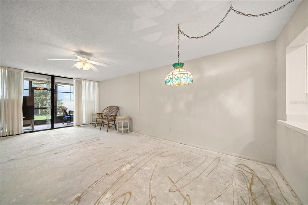 Active With Contract: $149,000 (2 beds, 2 baths, 1045 Square Feet)
