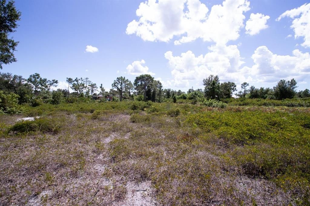 待售: $18,300 (0.23 acres)