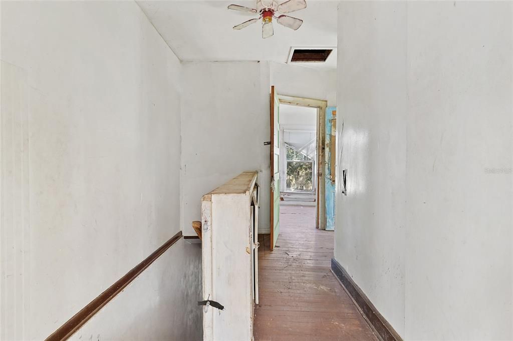 待售: $185,000 (4 贝兹, 2 浴室, 2129 平方英尺)