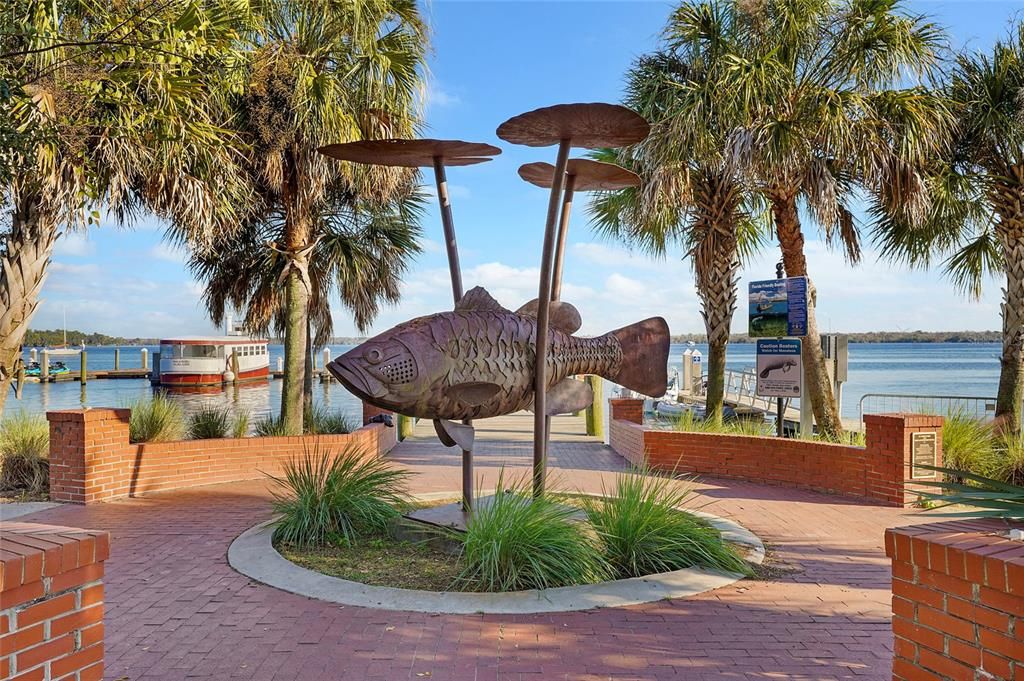 待售: $185,000 (4 贝兹, 2 浴室, 2129 平方英尺)