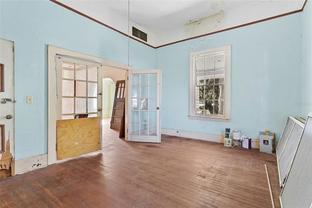 待售: $185,000 (4 贝兹, 2 浴室, 2129 平方英尺)