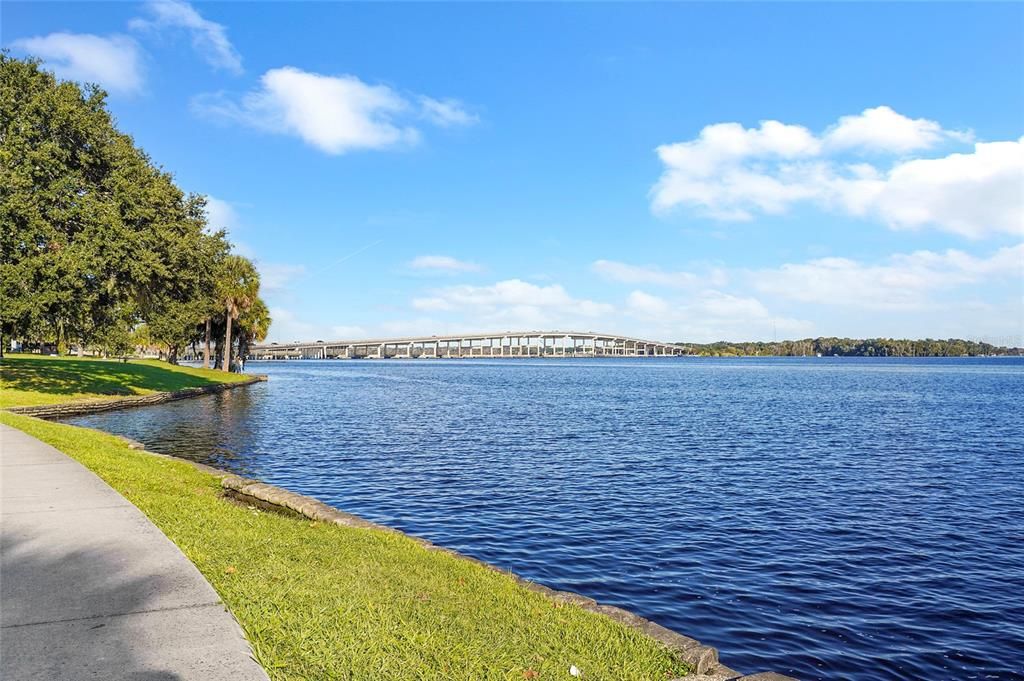 待售: $185,000 (4 贝兹, 2 浴室, 2129 平方英尺)