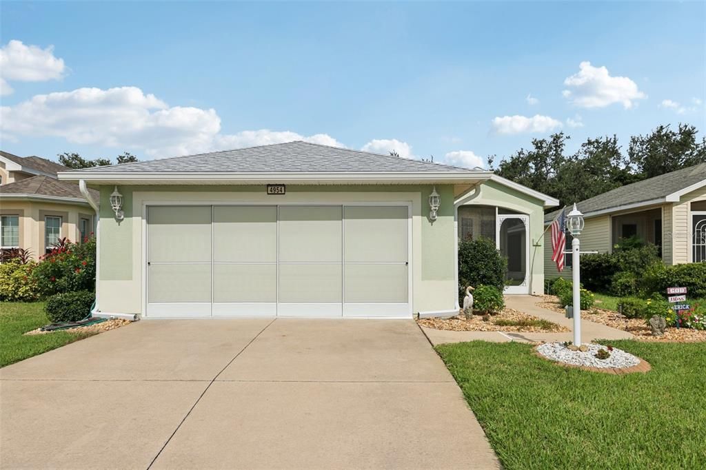 For Sale: $320,000 (3 beds, 2 baths, 1489 Square Feet)