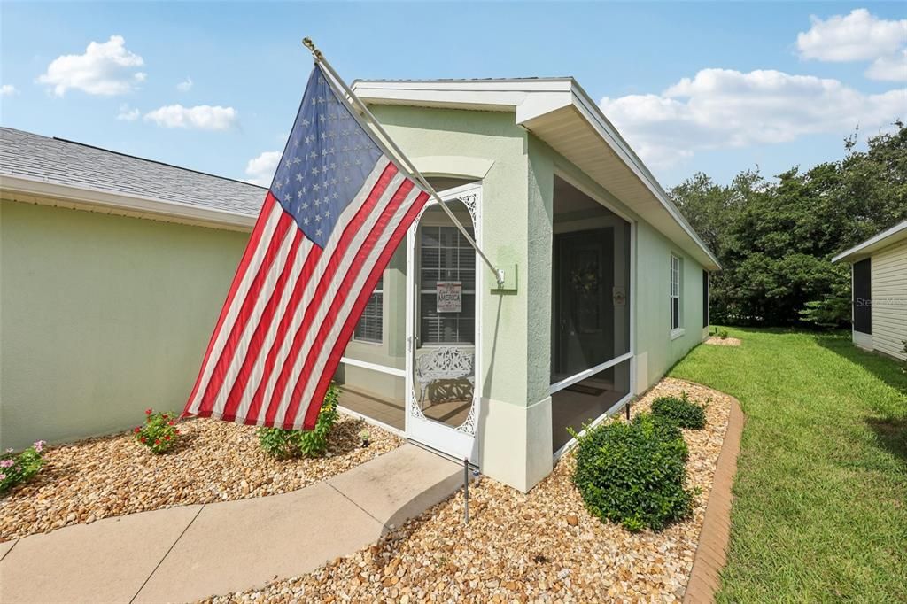 For Sale: $320,000 (3 beds, 2 baths, 1489 Square Feet)
