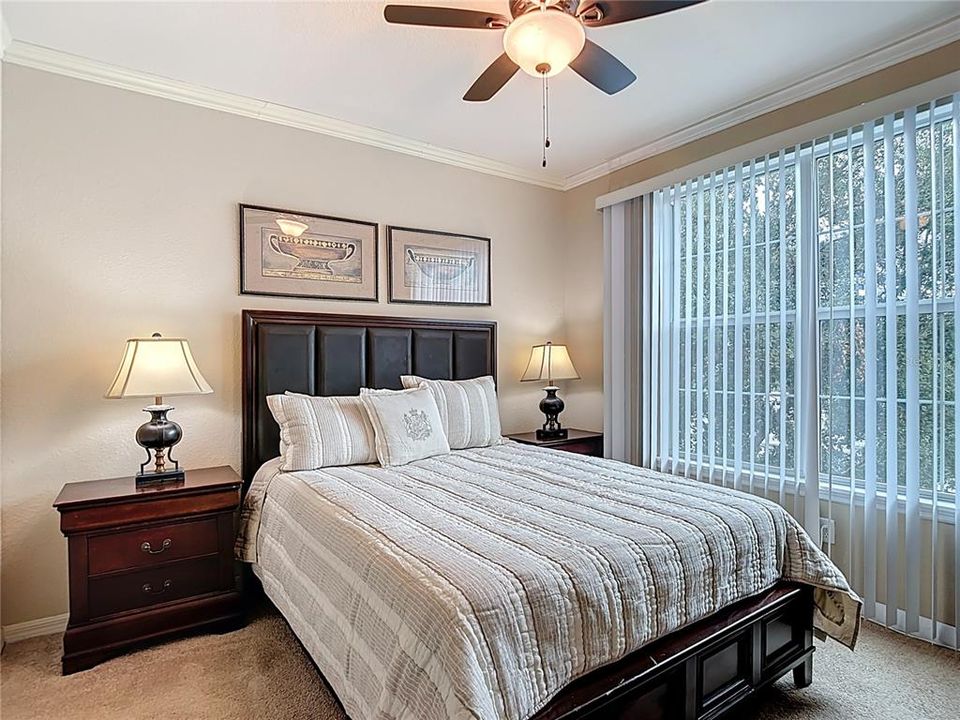 Active With Contract: $189,900 (1 beds, 1 baths, 696 Square Feet)