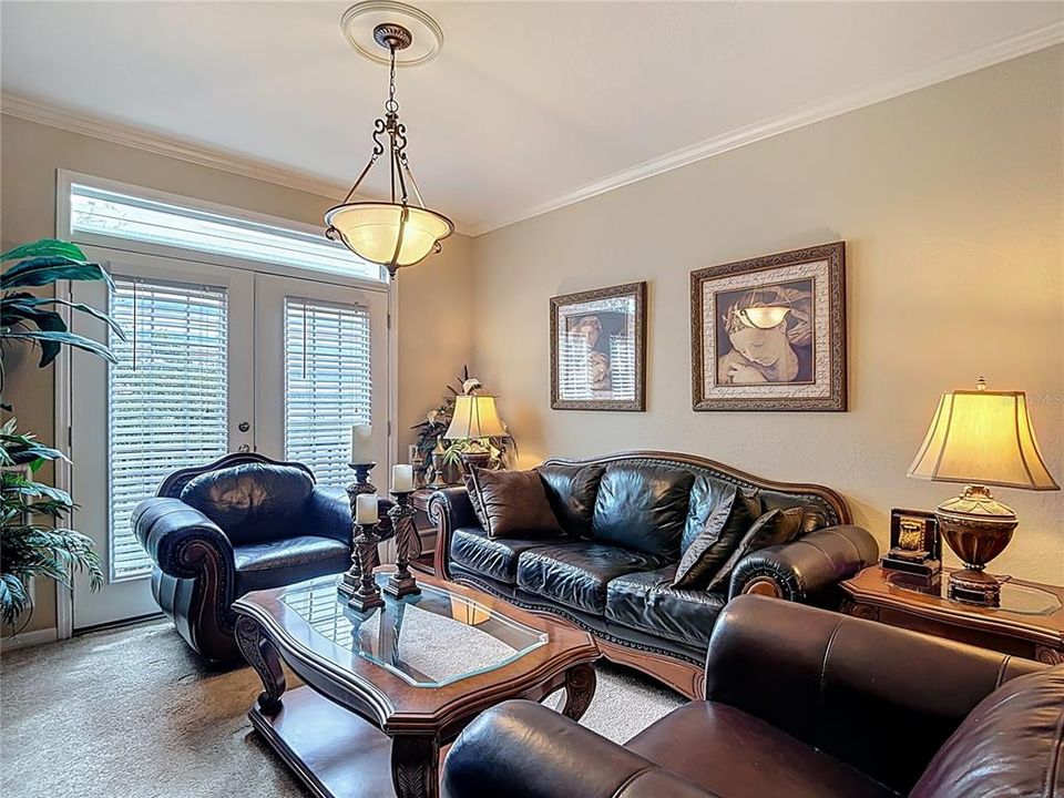 Active With Contract: $189,900 (1 beds, 1 baths, 696 Square Feet)