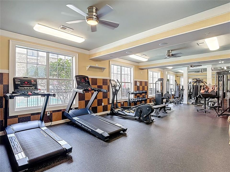 Active With Contract: $189,900 (1 beds, 1 baths, 696 Square Feet)