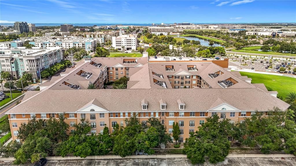 Active With Contract: $189,900 (1 beds, 1 baths, 696 Square Feet)