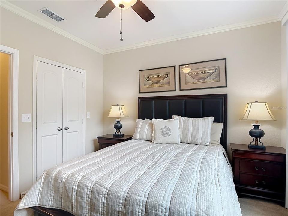 Active With Contract: $189,900 (1 beds, 1 baths, 696 Square Feet)