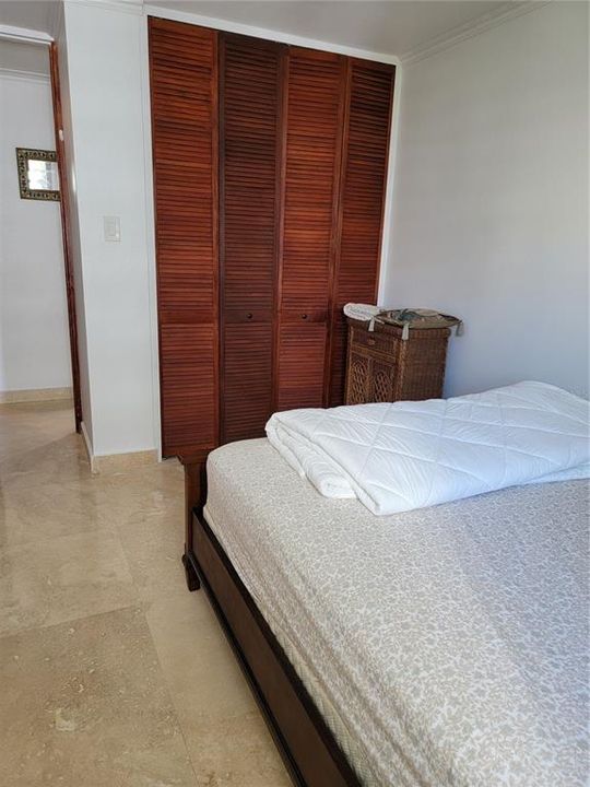 合同活跃: $585,000 (2 贝兹, 2 浴室, 1353 平方英尺)