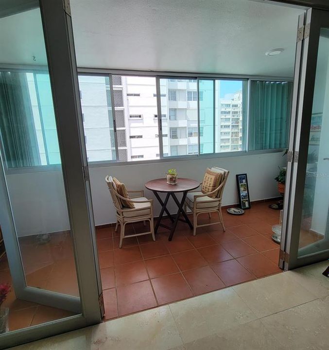 合同活跃: $585,000 (2 贝兹, 2 浴室, 1353 平方英尺)