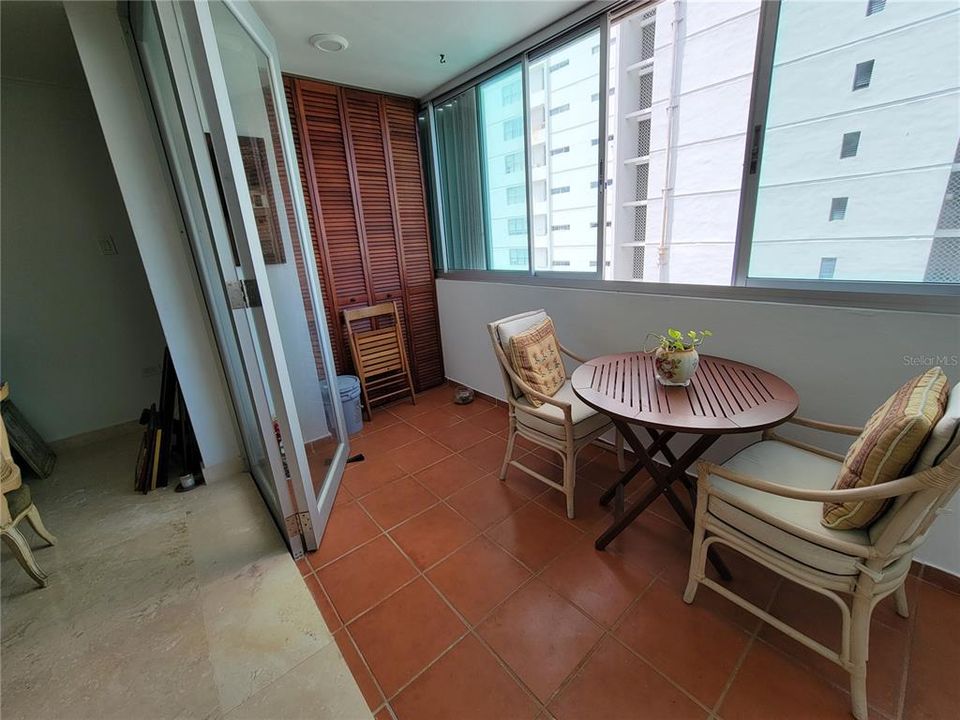 合同活跃: $585,000 (2 贝兹, 2 浴室, 1353 平方英尺)