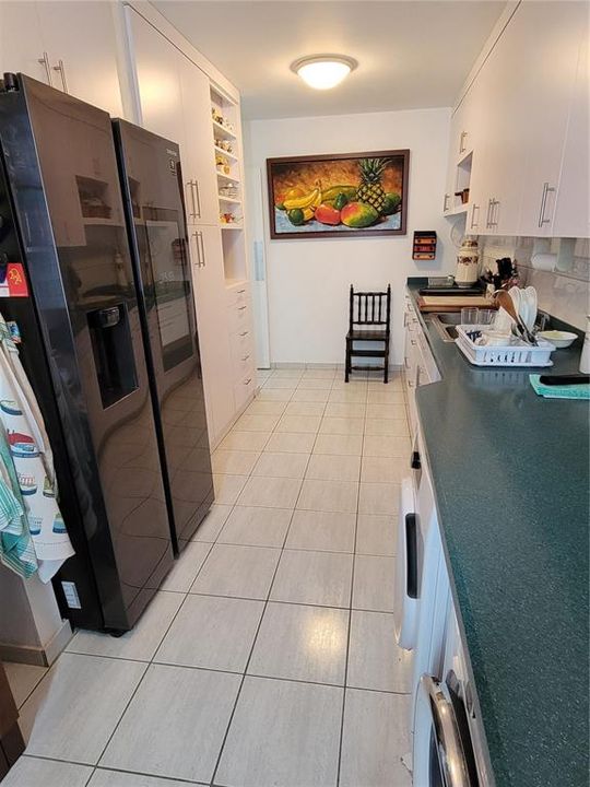 合同活跃: $585,000 (2 贝兹, 2 浴室, 1353 平方英尺)