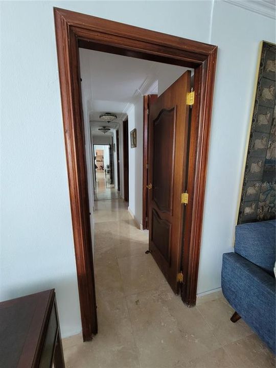 合同活跃: $585,000 (2 贝兹, 2 浴室, 1353 平方英尺)