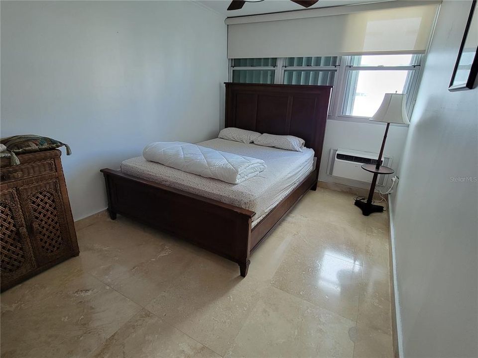 合同活跃: $585,000 (2 贝兹, 2 浴室, 1353 平方英尺)