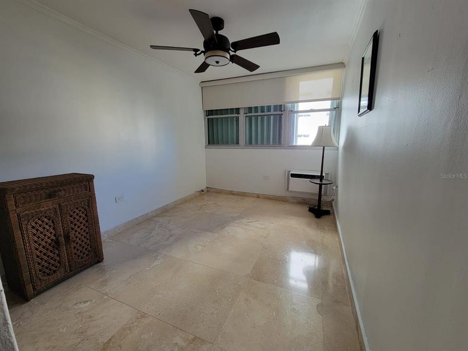 合同活跃: $585,000 (2 贝兹, 2 浴室, 1353 平方英尺)